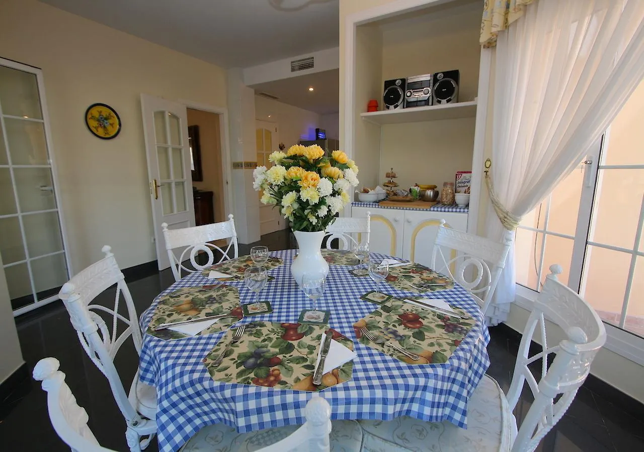 Bed & Breakfast Casa Brabant Hotel Mijas